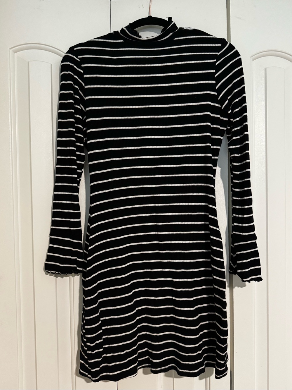 Lulu's Black & White Striped Long Sleeve Knit Dress